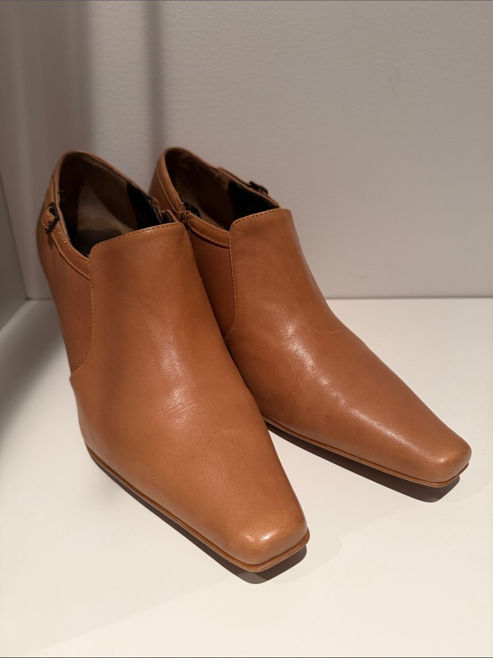 Liz Claiborne Tan Leather Ankle Booties